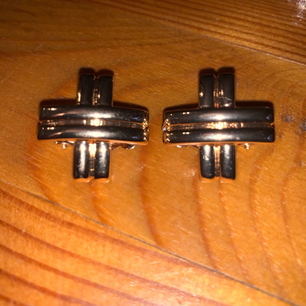 Gold clip on earrings (Costume Jewelry)